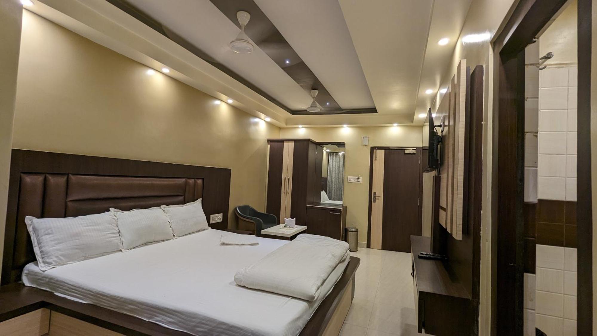 Hotel Binapani Deluxe 1 Tarapith Exterior photo